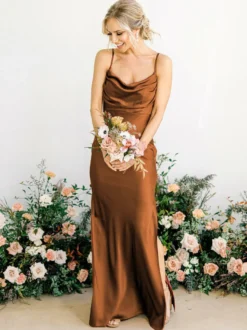 Robe de demoiselle d'honneur à bretelle col en coeur top plissé fendu à côté zip sur dos longuer au sol Robe de soirée
