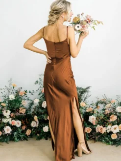 Robe de demoiselle d'honneur à bretelle col en coeur top plissé fendu à côté zip sur dos longuer au sol Robe de soirée