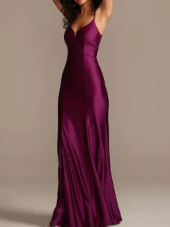 Robe de demoiselle d'honneur bordeaux en satin de soie stretch col V à bretelle au sol robe de soirée de mariage