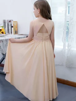 Robe de demoiselle d'honneur en mousseline de soie plissée col bijou sans manches champagne