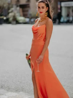 Robe de demoiselle d'honneur robe cocktail mariage en soie élastique à bretelle jupe fendue