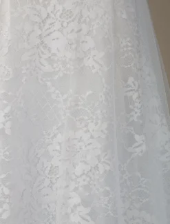 Robe de mariée blanche en dentelle col V manche courte zip sur dos longueur au sol robe de mariage