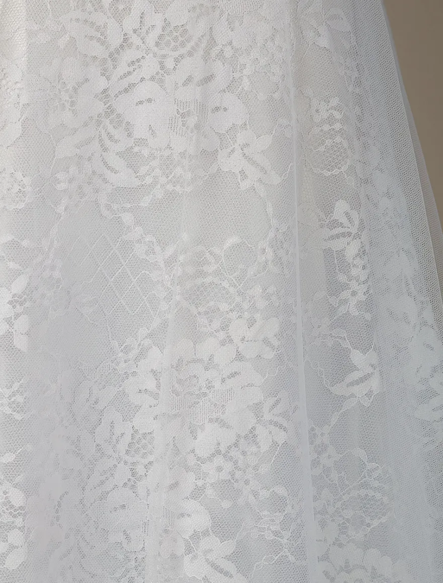 Robe de mariée blanche en dentelle col V manche courte zip sur dos longueur au sol robe de mariage