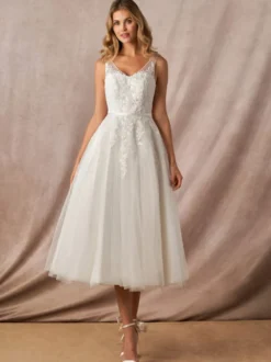 Robe de mariée blanche simple une ligne col en V sans manches dos nu robes de mariée en dentelle