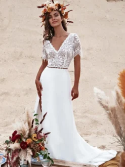 Robe de mariée bohème col V manche longue en dentelle à petite traîne