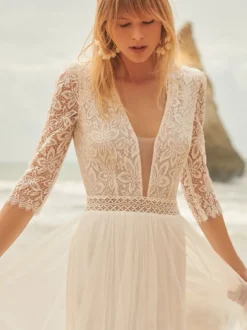 Robe de mariée bohème top en dentelle col V demie manche au sol