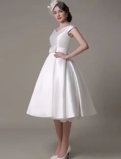 Robe de mariée courte blanche en satin col V avec noeud boutonnée sur dos au genou Robe de mariage vintage