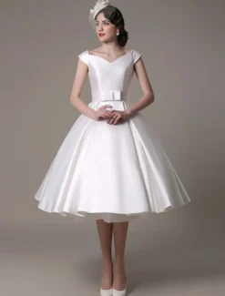 Robe de mariée courte blanche en satin col V avec noeud boutonnée sur dos au genou Robe de mariage vintage