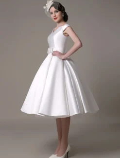Robe de mariée courte blanche en satin col V avec noeud boutonnée sur dos au genou Robe de mariage vintage