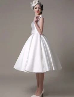 Robe de mariée courte blanche en satin col V avec noeud boutonnée sur dos au genou Robe de mariage vintage