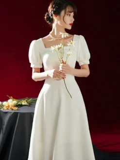 Robe de mariée courte col carré manches courtes ligne a longueur thé personnalisation gratuite