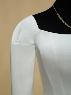 Robe de mariée courte col carré manches longues coupe trapèze