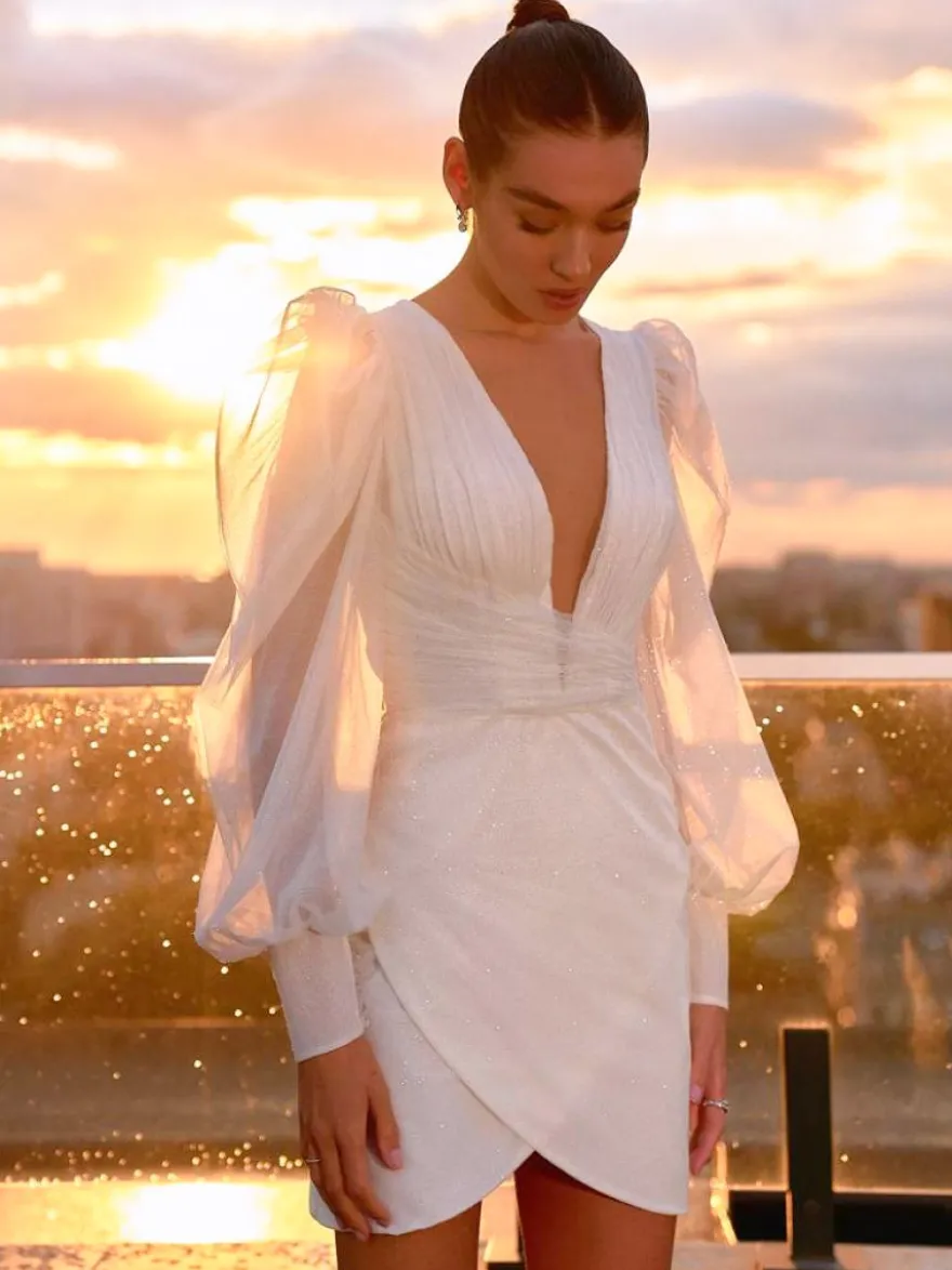 Robe de mariée courte col en V manches longues tulle