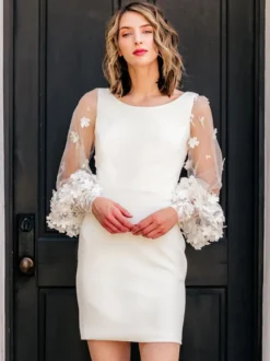 Robe de mariée courte col rond manche longue zip sur dos