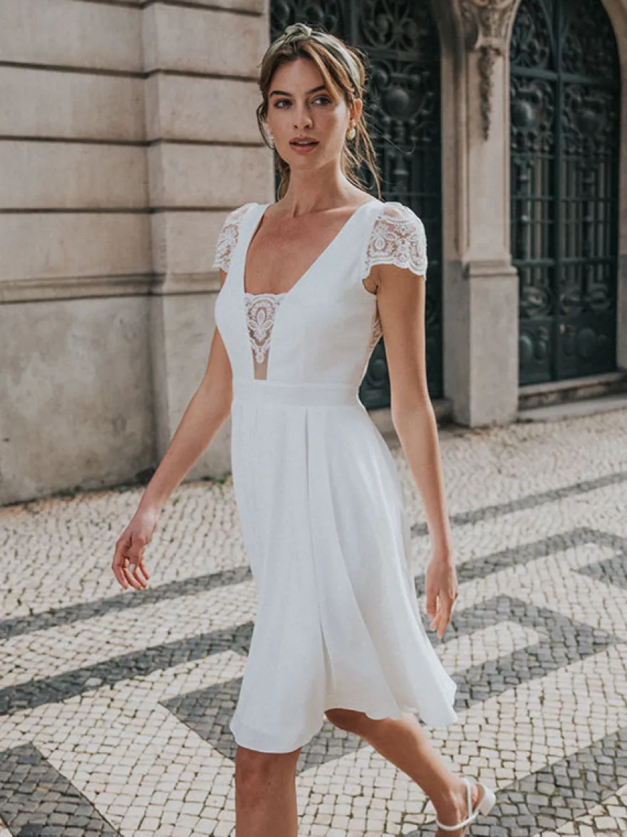Robe de mariée courte col v manche courte au genou