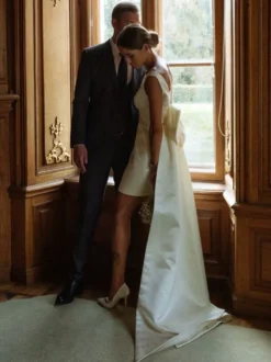 Robe de mariée courte col V sans manche noeud sur dos