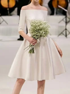 Robe de mariée courte hors de l'épaule demie manche laçage sur dos