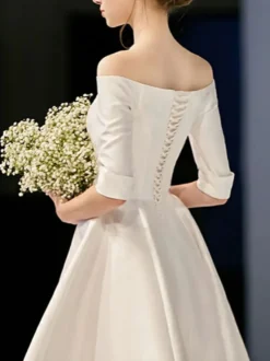 Robe de mariée courte hors de l'épaule demie manche laçage sur dos