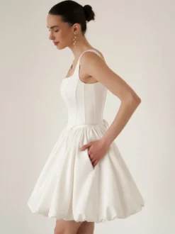 Robe de mariée courte mini col carré sans manches courte