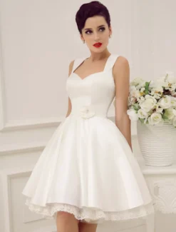 Robe de mariée courte robe de mariée vintage col en coeur boutonnée sur dos au genou