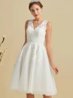 Robe de mariée courte robe de mariage civil col V sans manche boutonné sur dos