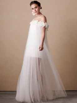 Robe de mariée courte trapèze col bateau sans manches motif floral