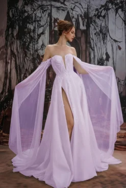 Robe de mariée gothique noire en dentelle coupe trapèze manches longues taille naturelle à volants et traîne