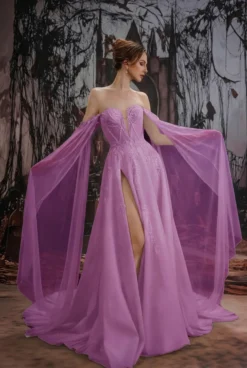 Robe de mariée gothique noire en dentelle coupe trapèze manches longues taille naturelle à volants et traîne