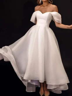 Robe de mariée ivoire courte bustier hors des épaules