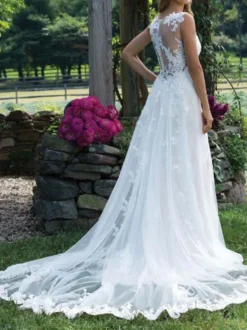 Robe de mariée à la plage blanche en dentelle col V à traîne robe de mariage