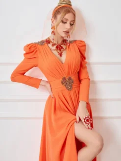 Robe de mariée pour mère de la mariée col en V manches longues robe de bal plissée avec traîne robes d'invitées de mariage