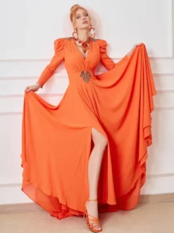 Robe de mariée pour mère de la mariée col en V manches longues robe de bal plissée avec traîne robes d'invitées de mariage