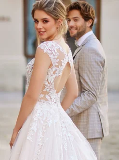 Robe de mariée robe de bal ligne a avec traîne col en V manches courtes taille naturelle dentelle robes de mariée en dentelle