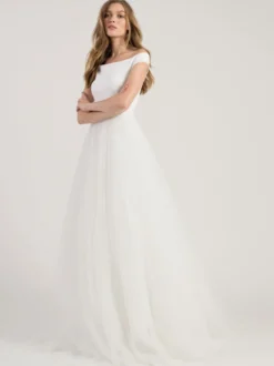 Robe de mariée simple blanche col bateau haut en satin jupe plissée en tulle à traîne Robe de mariage