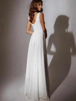 Robe de mariée simple col carré jupe fendue plissée au sol