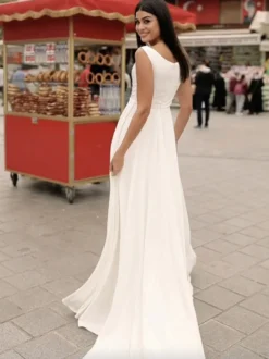 Robe de mariée simple col carré sans manche zip sur dos à petite traîne