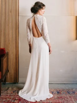 Robe de mariée simple col montant manche longue au sol