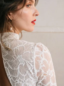 Robe de mariée simple col montant manche longue au sol