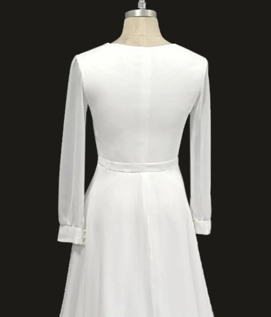 Robe de mariée simple col v manche longue à petite traîne