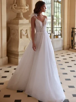 Robe de mariée simple coupe trapèze col en V sans manches en dentelle