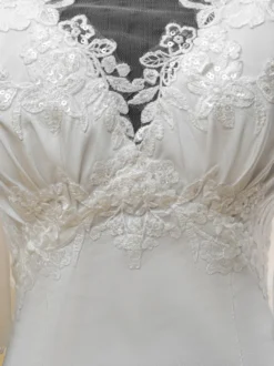Robe de mariée simple en dentelle avec décolleté illusion et manches courtes robe de bal en dentelle 40 cm