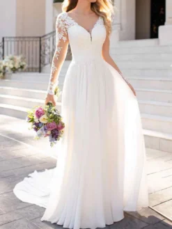 Robe de mariée simple en dentelle col V manche longue transparente à traîne