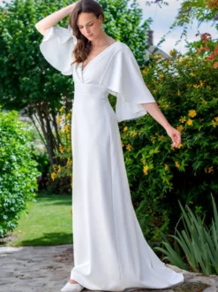 Robe de mariée simple en satin col en V manches mi-longues dentelle robe de bal 30 cm