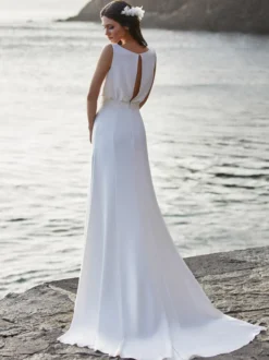 Robe de mariée simple en tissu satiné col en V sans manches en dentelle coupe A