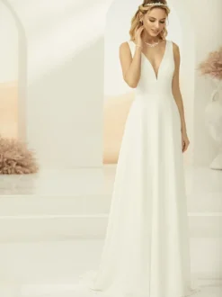 Robe de mariée simple en tissu satiné col en V sans manches à petite traîne