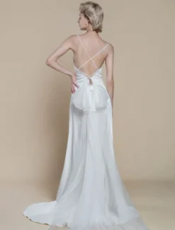 Robe de mariée simple fourreau col en V sans manches nœuds 30 cm robes de mariée