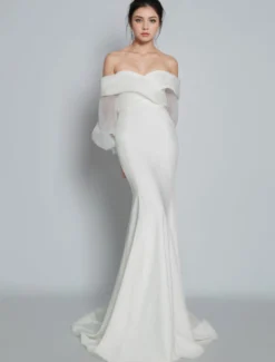 Robe de mariée simple hors de l'épaule manche longue zip sur dos au sol