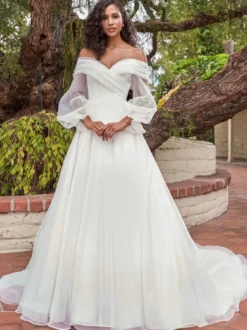 Robe de mariée simple hors des épaules manche longue boutonné sur dos à traîne