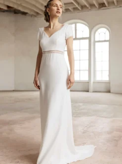 Robe de mariée simple robe de bal col en V manches courtes découpes de 30 cm