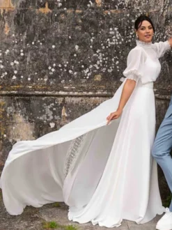 Robe de mariée simple robe de bal col bijou manches courtes volants 30 cm